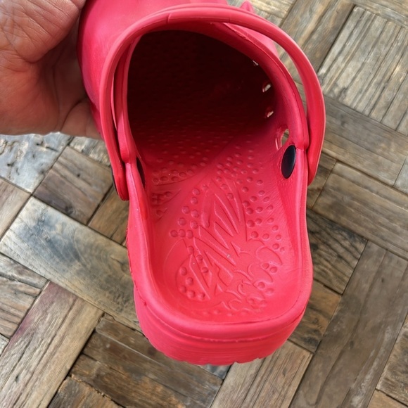 Clawz Kids Red Slip On Clogs Sandals Children’s size 13 - Picture 7 of 10